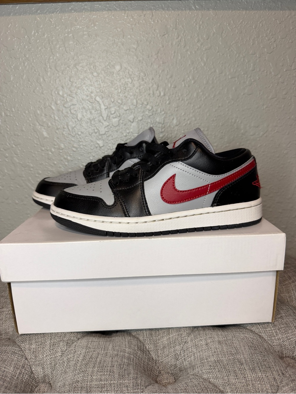 Nike Women’s Air Jordan 1 Low ‘Wolf Grey Gym Red’ Sneakers Size 7